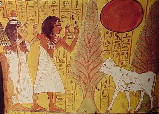 Nástěná malba v hrobce Arinefera, 20. dynastie, Théby, Egypt. Publikováno v: Robert Boulanger - Egyptian and Near Eastern Painting, New York. Funk & Wagnalls, 1965. Vyobrazení převzato z www.bibleorigins.net. V přírodním vizíru tvořeném dvěma sykamorami, případně jen v symbolicky vyjádřeném místě uprostřed přesně na východě za jarní rovnodennosti, vychází Slunce. A hle, přináší potomka - bílé tele, které je vítáno zdviženými dlaněmi muže a ženy. solar_calf_adored_sun